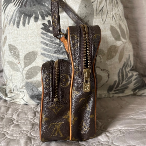 Louis Von - Picture 3 of 5